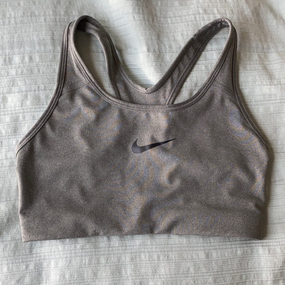 Nike women’s sports bra medium support